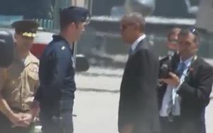 VIDEO: Ông Obama phái trực thăng đến cứu và thân chinh vỗ về phi công F-16 gặp nạn