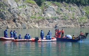 Trung Quốc khẩn trương tìm kiếm 14 người mất tích vụ lật tàu tại Tứ Xuyên