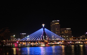 Vì sao du khách luôn muốn ngoạn cảnh sông Hàn khi đến Đà Nẵng?