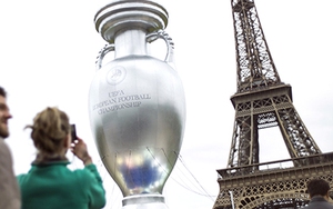 Biến tấu cùng EURO: Paris, tôi hạnh phúc ở trong vòng tay bạn