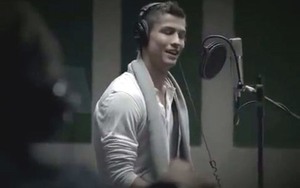 Ca khúc bóng đá: Từ sân vận động tới màn solo của Ronaldo