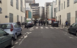 Tưởng nhớ đồng nghiệp tòa soạn Charlie Hebdo