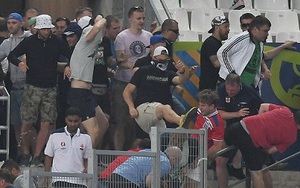 UEFA sẽ điều tra về vụ CĐV Nga tấn công CĐV Anh