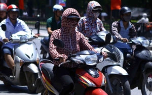 Người Hà Nội chật vật chống chọi nắng nóng