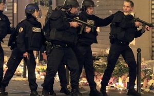Cảnh sát Pháp vất vả với các hooligan