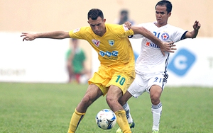 Chuyện thật như đùa ở V-League