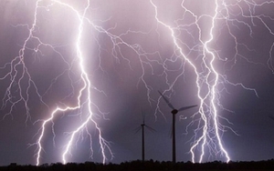 Sét đánh 5 người đang gặt lúa, 1 người tử vong