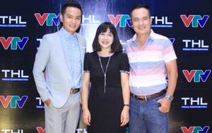 Đưa nghề báo và showbiz vào 'Nguyệt thực'