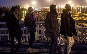 Paris đối mặt với tình trạng nhập cư bất hợp pháp