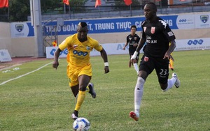 Tân binh tỏa sáng, FLC Thanh Hóa ngược dòng hạ Long An