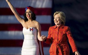 Những 'thảm họa' khi chính trị gia bắt tay ngôi sao âm nhạc