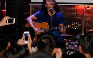 Trần Lập đã 'về' hát cùng Bức Tường