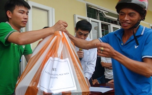 Quảng Trị: Chính quyền ủng hộ tiền, gạo... để ngư dân tiếp tục bám biển sau vụ Formosa