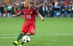 Bồ Đào Nha vào bán kết EURO: Quên Ronaldo đi, đã có Quaresma