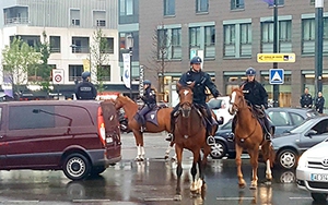 Thư EURO: Thoảng nghe vó ngựa “ngự lâm quân”