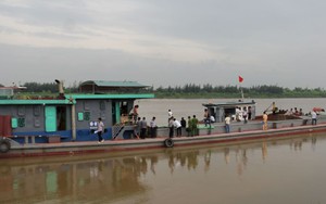 Hai tàu đâm nhau trên sông Hồng, 3 người trong gia đình thiệt mạng, 1 người mất tích