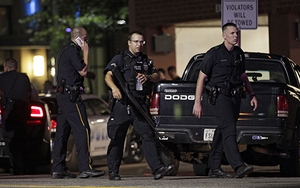 Những kẻ bắn tỉa ở Dallas tuyên bố muốn giết người da trắng