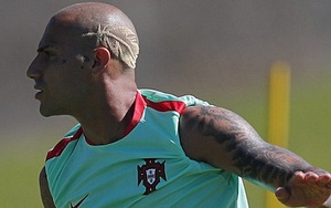 Quaresma khoe tóc mới CỰC DỊ trước trận Chung kết EURO 2016