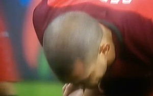 Cầu thủ xuất sắc trận Pepe nôn ngay trên sân sau Chung kết EURO 2016