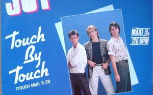 'Touch by touch' - Hoài niệm tuổi thanh xuân
