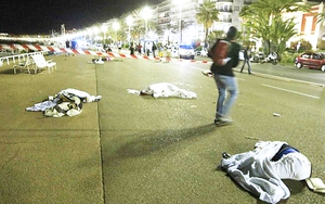 Vụ khủng bố bằng xe tải ở Nice: Những điều đã biết và chưa biết