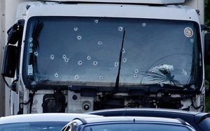 CẬP NHẬT vụ khủng bố ở Nice: Pháp CÔNG BỐ danh tính thủ phạm. Tuyên bố Quốc tang