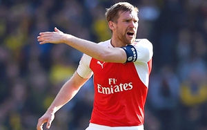 Đội trưởng của Arsenal: Mertesacker chẳng hơn gì Arteta