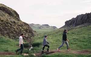 'Ngày mai' - Ai cũng có thể cứu thế giới