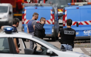 Cảnh sát Pháp tiêu diệt 2 kẻ bắt cóc giết linh mục 84 tuổi