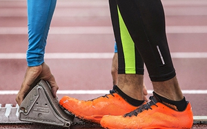 Tại sao nhiều VĐV Olympic dùng giày không có nhãn hiệu?