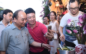 Chuyến đi bộ của Thủ tướng ở Hội An, Quảng Nam