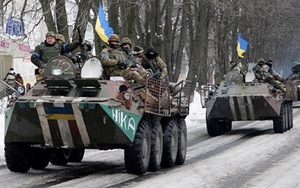 Thế giới nín thở: Tổng thống Ukraine lệnh cho quân đội sẵn sàng chiến tranh