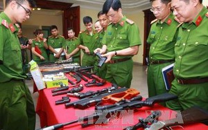 Triệt phá nhóm tội phạm tại đường Láng, thu nhiều súng đạn