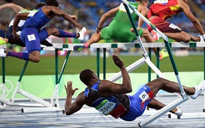 VĐV chạy vượt rào Haiti ngã chổng vó vì... bắt chước Usain Bolt