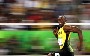 Xem Usain Bolt THẮNG DỄ ở bán kết 200m nam