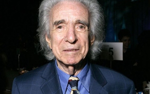 Đạo diễn tác phẩm kinh điển 'Love Story' qua đời