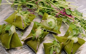 Ép con cái ăn chay, bố mẹ có thể bị phạt tù