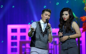 Sau 'khóa môi', Đàm Vĩnh Hưng đưa Phượng Vũ đến 'Biển tình'