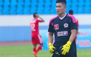 Thủ thành Tuấn Linh đã quên pha bắt bóng 'vi diệu'