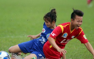 Bóng cứ lăn cầu thủ nữ cứ buồn