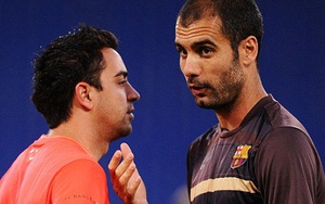 Xavi gây sốc khi KHÔNG ủng hộ Pep Guardiola trong trận derby Manchester