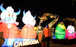 Mãn nhãn với đèn lồng khổng lồ đón Trung thu tại Đà Nẵng