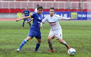 Sân Thống Nhất thành 'sân ruộng' vì quá tải