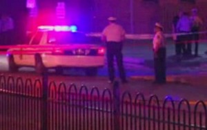 Cảnh sát Mỹ lại bắn chết người da màu mang súng giả cướp tiền