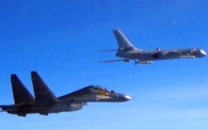 Hàng chục chiến đấu cơ Trung Quốc và Mỹ 'chạm trán nguy hiểm'