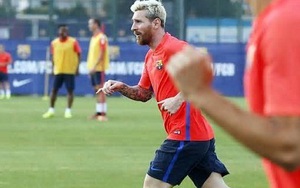 Leo Messi và đồng đội trình diễn siêu kĩ thuật trên sân tập