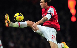 'Lord' Bendtner khẳng định không hối hận vì tuyên bố là 'tiền đạo hay nhất thế giới'