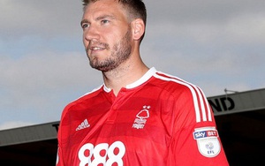 Wenger ngạc nhiên khi Bendtner về nước Anh chơi bóng