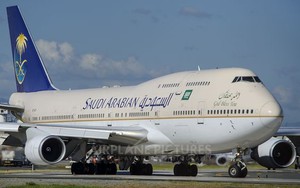 Nghi bị không tặc tấn công, máy bay Saudi Arabia bị cách ly