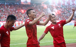 Á quân V.League Hải Phòng: 'Vua không ngai'